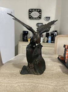 FABULOUS ANTIQUE CAST IRON HINGED WING FLYING Philadelphia Eagles Fan SCULPTURE - Picture 1 of 8