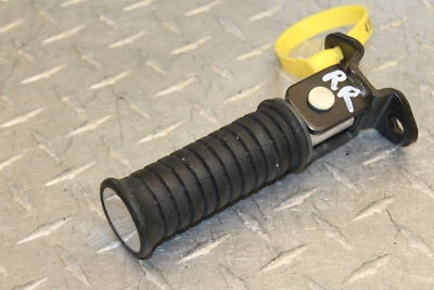 2006 KAWASAKI VULCAN 900 VN900B CLASSIC RIGHT FRONT FOOT REST PEG STEP - Image 1 of 4