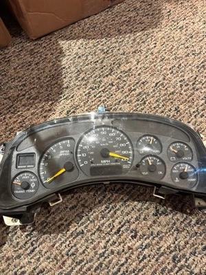 Cuadro de instrumentos velocímetro 99-02 probado Silverado Sierra Yukon Tahoe Foto 1 de 4