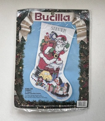 Medias de punto de cruz Bucilla Down the Chimney de colección 83053 Santa 1993 nuevas de stock Foto 1 de 4
