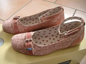 (S28) MOMINO Girls Schuh Lederschuhe Ballerinas + Blumen Motiv & Schnallen gr.33 - Picture 1 of 4