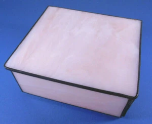 Handgefertigte Schmuckschatulle aus Buntglas - rosa Whispy Glas (a6) - Bild 1 von 5