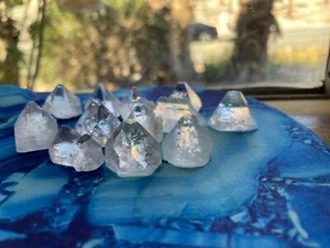 One Apophyllite Point 15-20mm Reiki Healing Crystal  Stargates Astral Travel - Picture 1 of 23