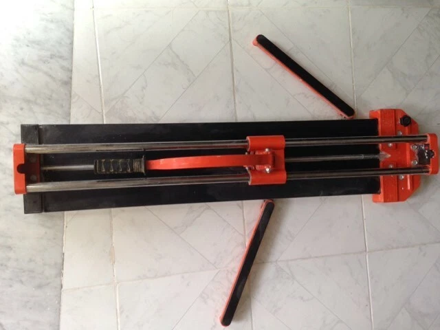 Tagliamattonelle con luce laser - Immagine 1 di 2