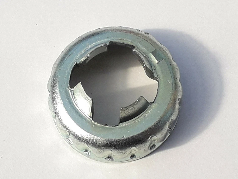 VESPA PX PE T5 REAR HUB LOCKING NUT COVER - Image 1 of 1