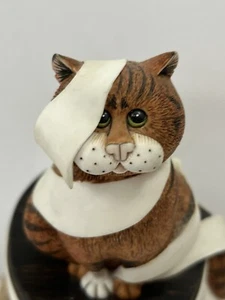 Comic & Curious Cats Figurine “All Tied Up” by Linda Jane Smith – 2002 6” Tall  - Picture 1 of 17