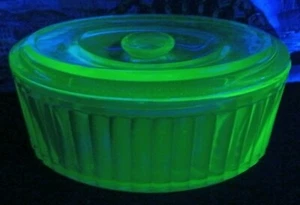 Vintage Uranium Anchor Hocking Refrigerator Lidded Dish 5" By 7" - Picture 1 of 8