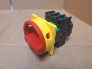 Eaton Rotary Disconnect Switch Part No. P1-32 - Picture 1 of 8