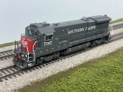 Rapido SP Southern Pacific GE B36-7 #7767 ca. 1984 w/Lok-Sound DCC - Image 1 of 4