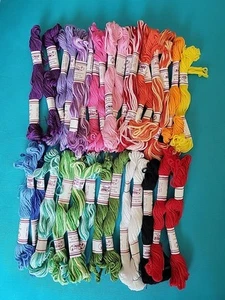 It's So Me Embroidery Floss Rainbow Colors - Lot of 31 Skeins Threads~NEW - Picture 1 of 3