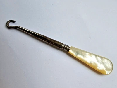 Antique mother of pearl handled button hook - Image 1 of 3