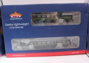 OO Gauge Bachmann 32-515 Derby Lightweight 2 Car DMU BR Green - Picture 1 of 8
