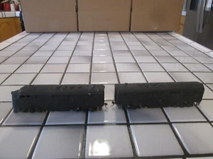 undecorated powered & dummy engine set with metal shells HO scale - Picture 1 of 8
