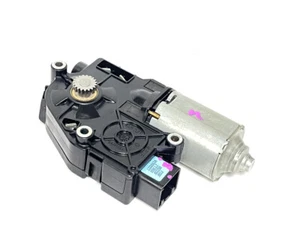 W204 MERCEDES 2011 C300 ROOF GLASS WINDOW MOTOR OEM - Picture 1 of 9