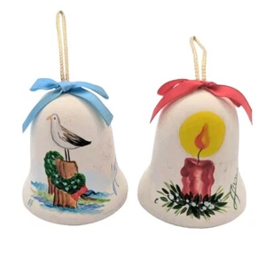 Dos (2) creaciones de arenisca adornos de campana de Navidad vela y pájaro de orilla  - Imagen 1 de 6