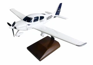 Herpa 490160 Lufthansa Flight Academy Cirrus SR20 Desk Model 1/40 AV Airplane - Picture 1 of 10