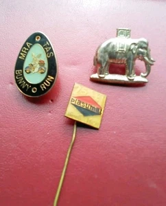 Enamel Badges 3 off - Picture 1 of 1