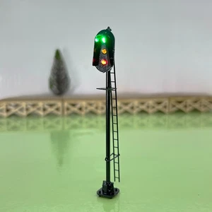 1 x HO scale 3 colors light Darth Vader style block signal ladder on back #F0Bsk - Picture 1 of 4