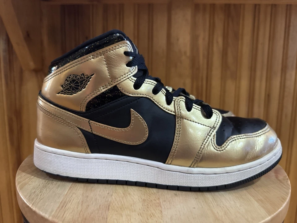 Air Jordan 1 Mid Shoes Mens Size 7Y Black Metallic Gold DR6967-071 Basketball - Image 1 of 4