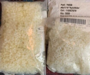 Over 5000 Pieces Of White Plastic Nylon #6, 6/32, Slotted Screws & Washers - Picture 1 of 4