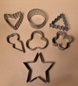 Vintage Lot of 7 Assorted Tin/Metal Cookie Cutters - 3 Fluted Edge - Picture 1 of 16