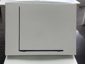 15- inch MacBook Air Black with Apple M3 chip (8GB unified memory 256GB SSD) - Picture 1 of 3