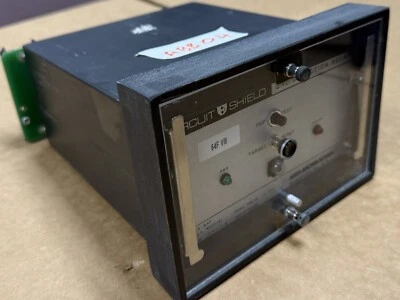 Relé de detección de tierra ABB ITE-64F, Cat 430F0261, voltios de control 120 vac Foto 1 de 3