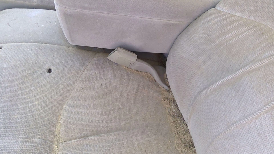 Buick Century 1995 conductor hebilla de cinturón de seguridad delantero izquierdo receptor femenino OEM gris Foto 1 de 4