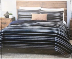 FRYE 3-Piece Luxurious Queen Quilt Set Navy Comforter Bedspread - Picture 1 of 10