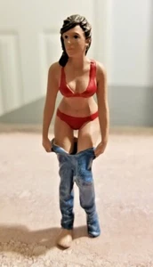 American Diorama 1:24 Beach Girl Gina Poly-Resin Figur AD-76414 - Bild 1 von 6