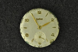VINTAGE MENS ZODIAC CAL "1025" WRIST WATCH MOVEMENT - RUNNING - Picture 1 of 2