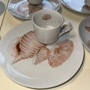 Vtg 8 Pc 1970’s Fitz & Floyd Coquille Seashell Snack Dessert Plates & Tea Cups - Picture 1 of 13