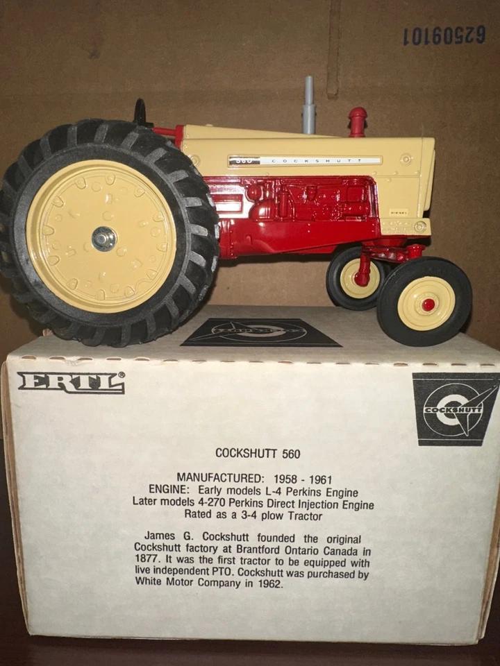 ERTL Cockshutt 560 Diesel Tractor~1987 Farm Toy Museum Commemorative 1:16 #300 - Image 1 of 1