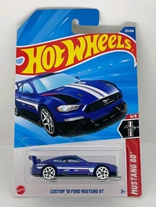 Hot Wheels 2025 Custodia K PERSONALIZZATA '18 FORD MUSTANG GT 5/5 Scheda Lunga Protezione OMAGGIO - Foto 1 di 8