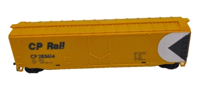 CP Rail 285614 Covered Hopper Car Yellow Model Train Car Vintage - Image 1 of 4