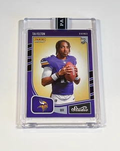 TAI FELTON - 2025 Panini Instant Studio Black Rookie #SR-31. 1/1 Meisterwerk! - Bild 1 von 2