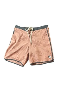 Vuori Cruise Board Shorts Men’s 32 Red Ink Hydrangea V314 Beach Gym Floral - Picture 1 of 9