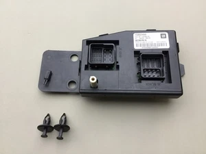 2005-2006 Chevy Colorado GMC Canyon Body Control Module BCM 15802490 - Picture 1 of 9