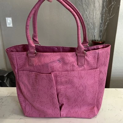 Bolso de Mano Grande Rosa Neiman Marcus Imitación Piel de Serpiente Foto 1 de 4