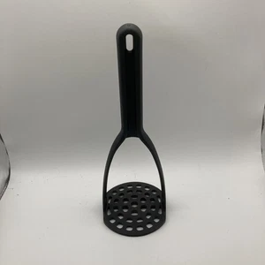 Pampered Chef #2317 NYLON NERO SCHIACCIAPATATE schiaccia fagioli frutta verdura - Foto 1 di 4