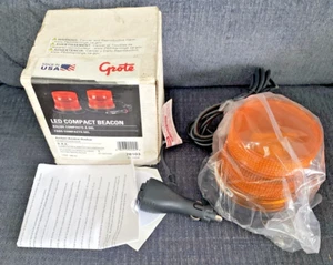 Grote Compact LED Beacon, Class II, Magnetic Mount, Short Lens 78103 - Foto 1 di 4