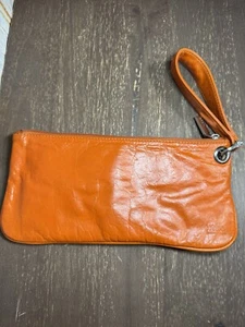 Muñequera Hobo Vida Naranja Cuero Pulido Usada Castaño Rojizo Cremallera Spirit Wear - Imagen 1 de 9