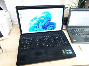 Sony Vaio VPC-F11 PCG-81312M i7 16.4" Blu-ray Full HD SSD Notebook Laptop 8GB - Bild 1 von 6