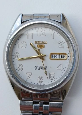 Seiko 5 Day Date Auto March 85. 7009 Movement And  434159 Serial Number. 37 Mil - Image 1 of 4