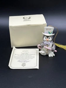 Lenox 2001 Ornamento anual de pingüino Chilly Chap con caja y certificado de autenticidad - Imagen 1 de 8
