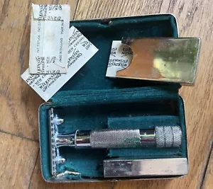 Vintage VOSS German Travel Razor Set Velvet Silver Case Wilkinson England Blades - Picture 1 of 7