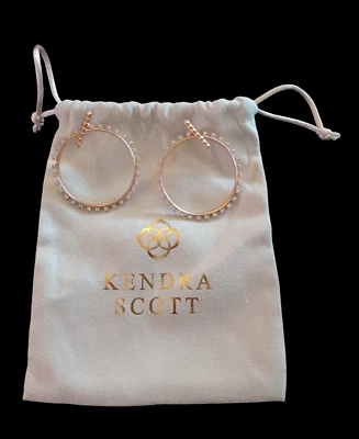 Pendientes de aro Kendra Scott Charlie Grace oro rosa circonita cúbica 2" de alto  Foto 1 de 4