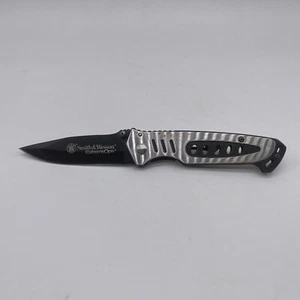 Smith Wesson Tactical Knife Linerlock Extreme Ops SWA8 Folding Knife - Picture 1 of 6