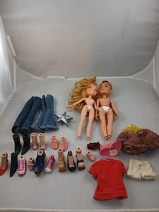 Bratz Lot 2 Dolls And 20+ Pieces - Picture 1 of 6