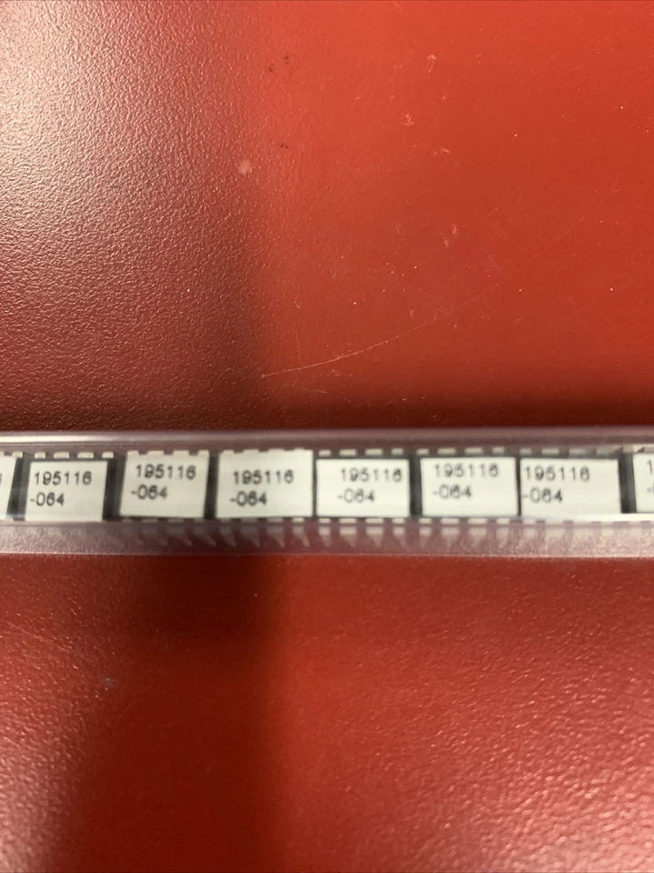 195116-064 chip microcontrolador eprom 60x Foto 1 de 2